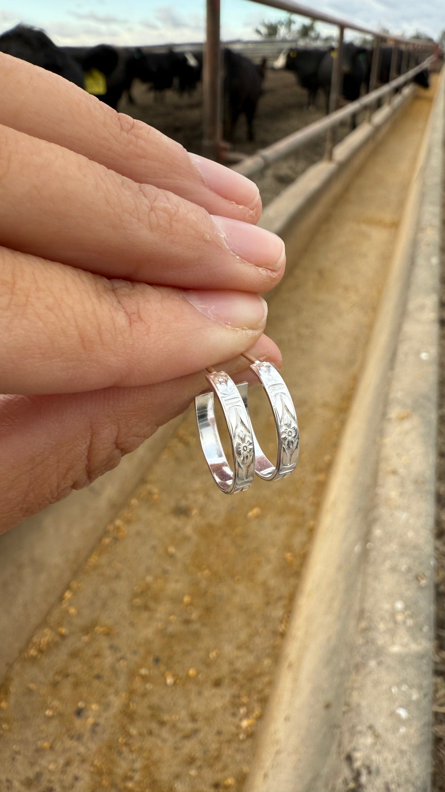 Floral Band Stud Hoops