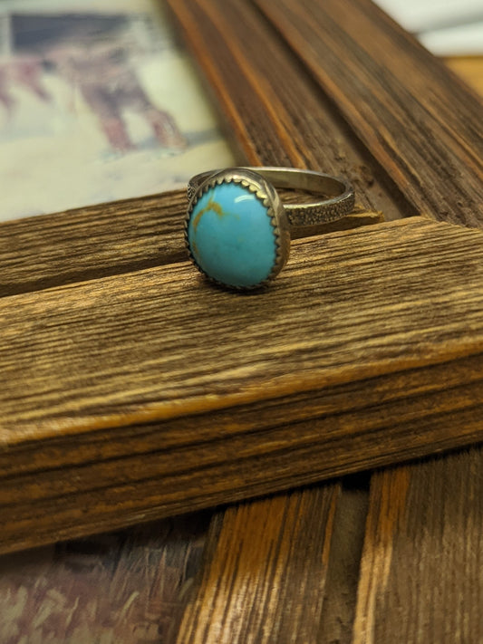 Circle Stone Ring // size 5.75